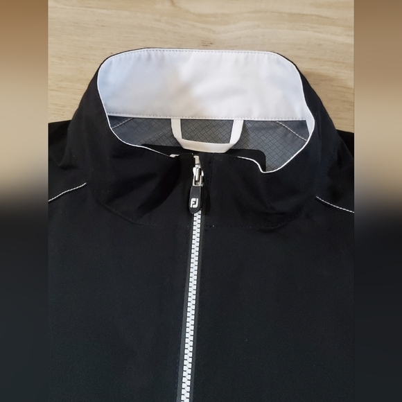 🆕New🆕 Black & White Sporty Windbreaker FJ Jacket - Picture 4 of 9